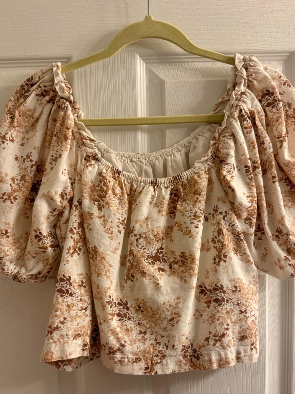 Abercrombie & Fitch Cream Floral Puff-Sleeve Top